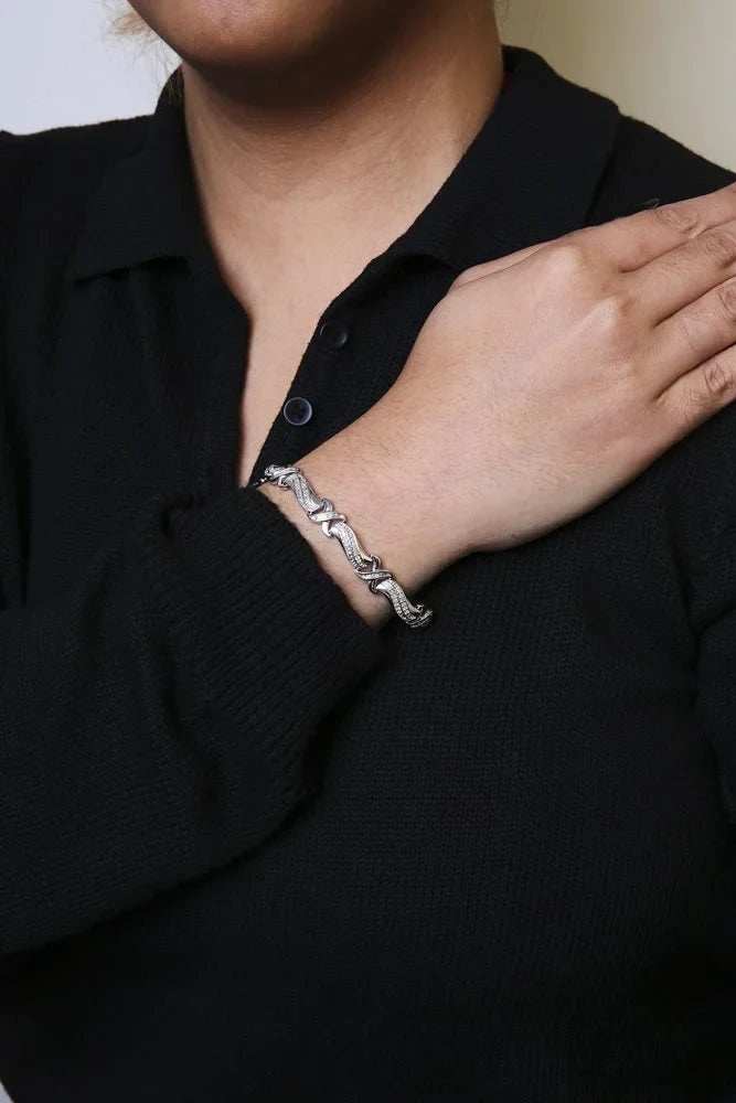 Haus of Brilliance .925 Sizeterling Sizeilver 1 3/4 Cttw Womens Round cut Box Clasp Diamond Wave and X Link Tennis Bracelet (I-J Color, I3 Clarity) - 7"