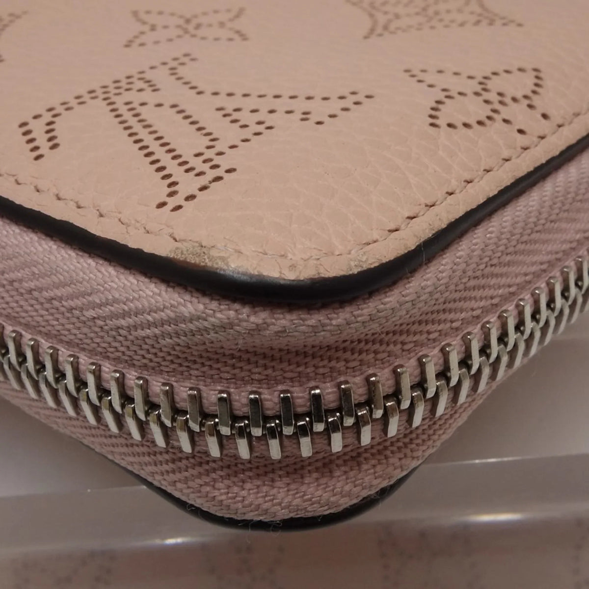 Pre-Owned LOUISize VUITTON Zippy Wallet M61868 Long Monogram Mahina Magnolia (Pink) 083014 (Good)
