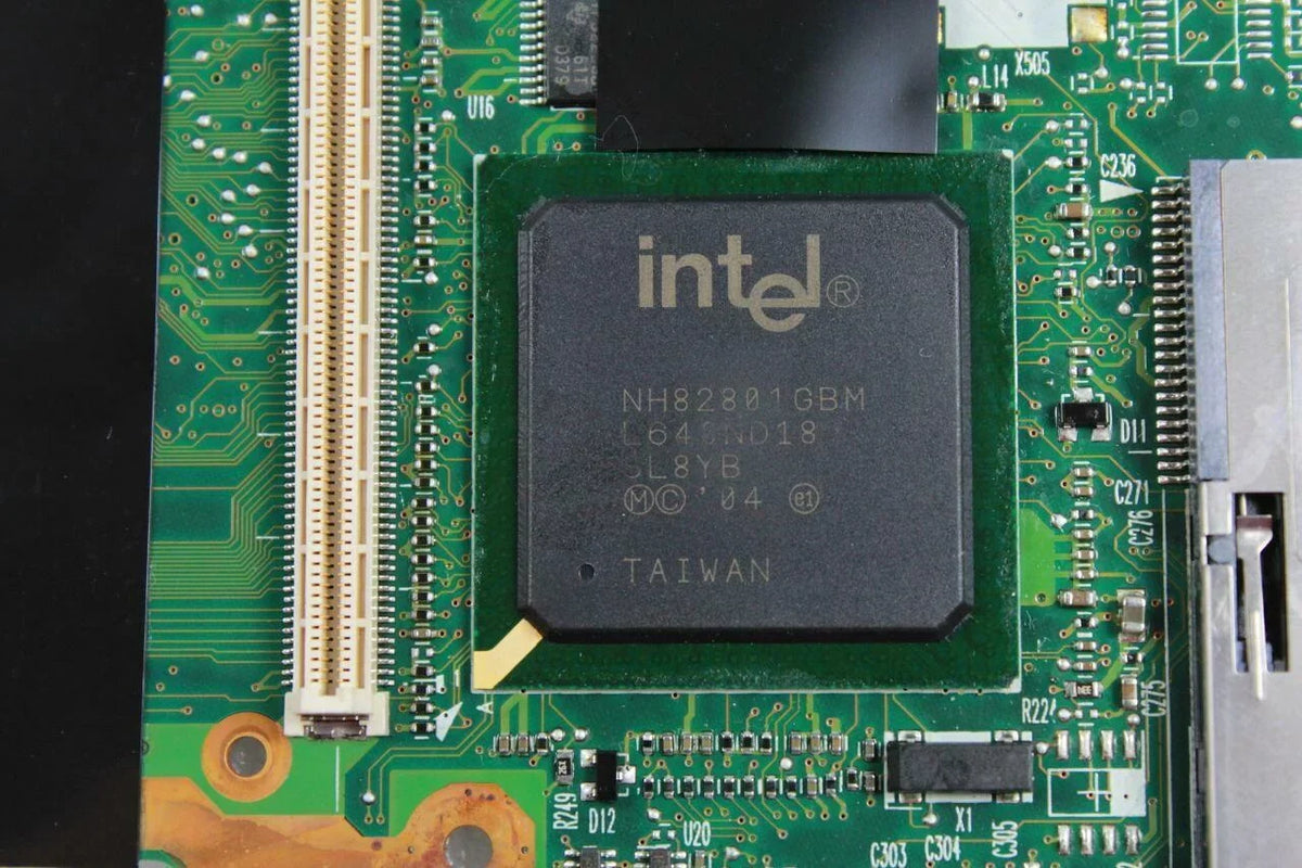 New Toshiba Sizeatellite A100 A105 Laptop Motherboard V000068390 V000068120