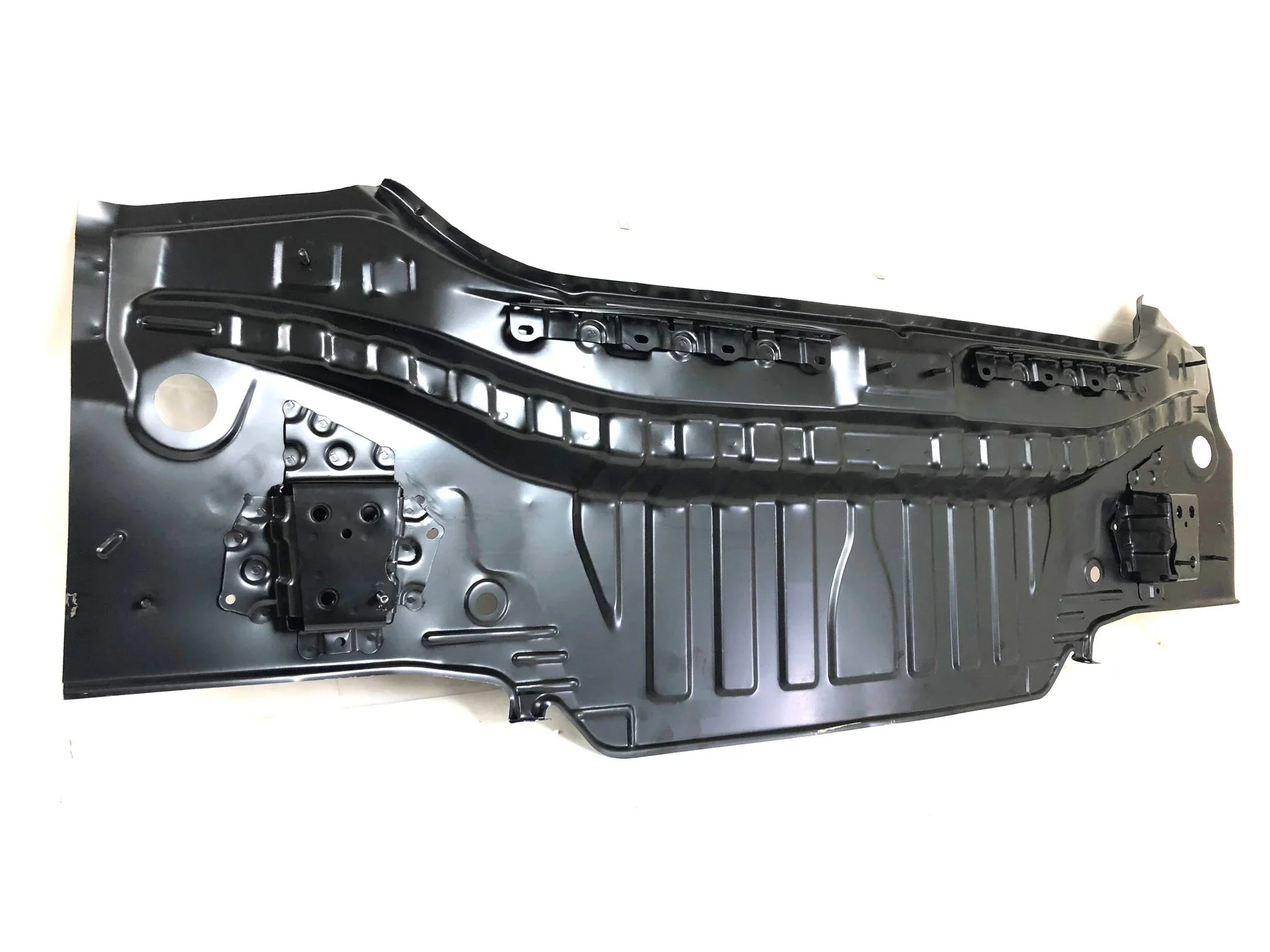 2018 2019 2020 2021 2022 Compatible with Toyota Camry Rear Trunk Body Lower Panel