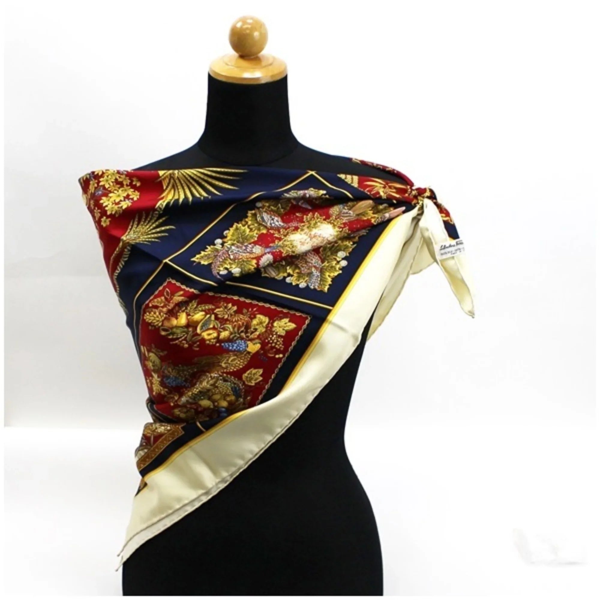 Pre-Owned Sizealvatore Ferragamo silk scarf muffler ivory × navy animal and plant pattern SizeALVATORE FERRAGAMO ladies leopard print (Good)